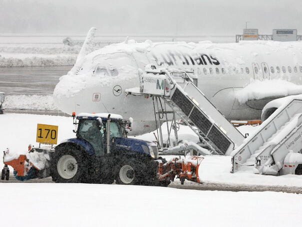München: Zaleđene piste na aerodromu, obustavljeni svi letovi