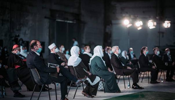 Mnogi državnici poručili Srebreničanima: Nikada nećemo zaboraviti ubijene