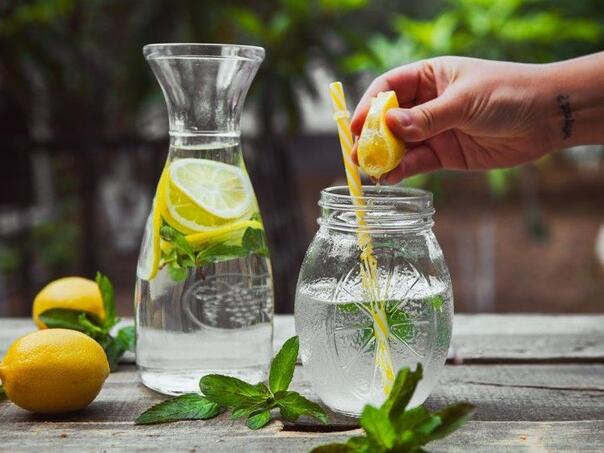 Moćan napitak koji čisti organizam i sagorijeva masti