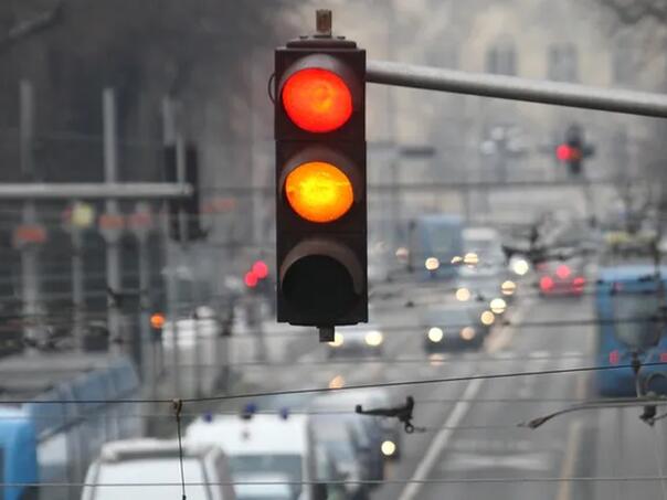Moderni semafor slavi 100. rođendan, znate li gdje je bio postavljen prvi?