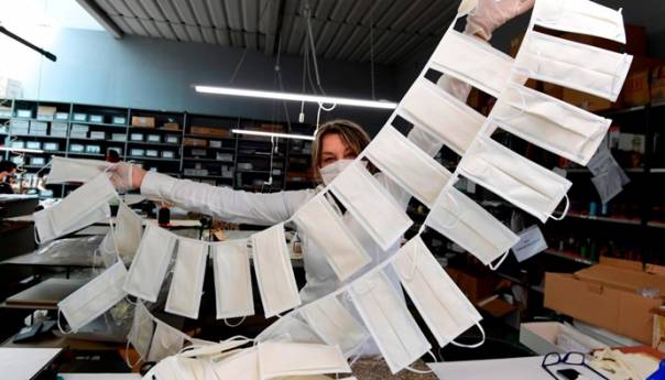 Modni brendovi preusmjeravaju proizvodnju na izradu zaštitnih maski