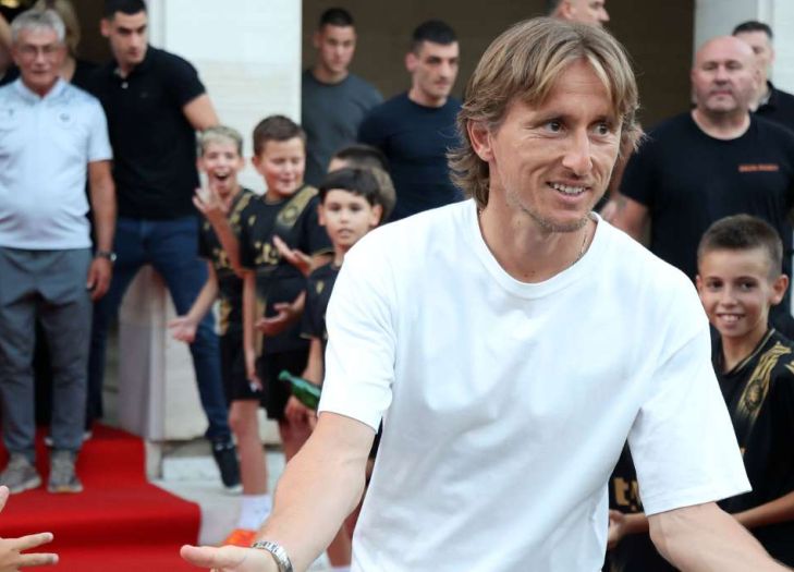 Modrić predstavljen u Milanu: Došao sam po trofeje