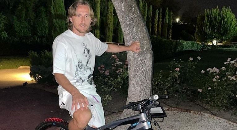 Modrić se pohvalio skupocjenim biciklom, proizveden u samo 100 primjeraka