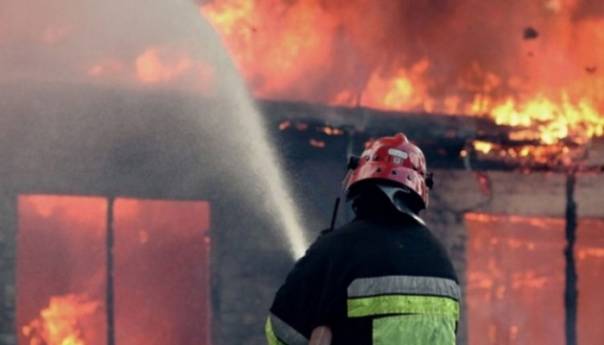 Modriča: U požaru izgorjela krava i garaža