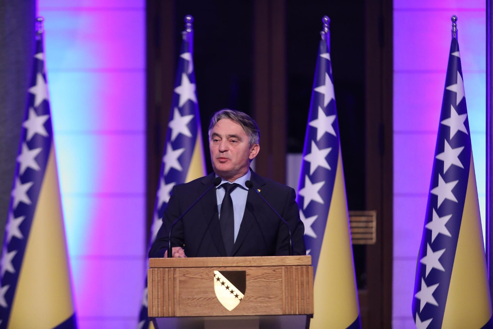 Moji pali drugovi bi bili tu da smo dobili pomoć, ali sad nismo repa bez korijena