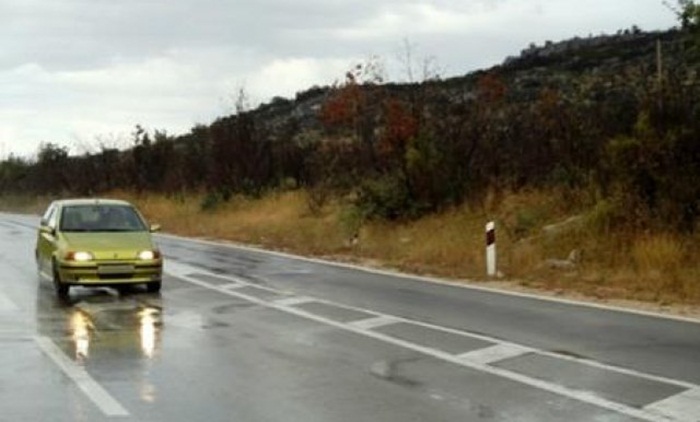 Mokar i vlažan kolovoz u centralnim i višim predjelima, učestali odroni