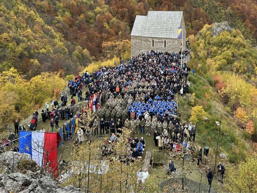 Sa Bobovca poslana poruka mira i zajedništva