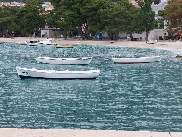 More na plaži u Pločama zagađeno fekalijama