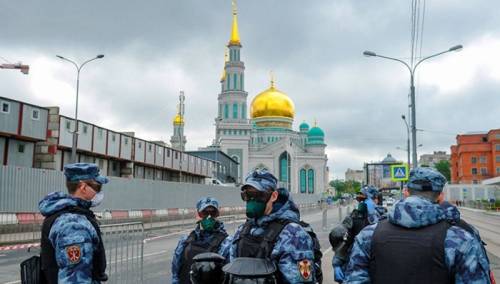 Moskovljani u šetnji prvi put poslije devet sedmica