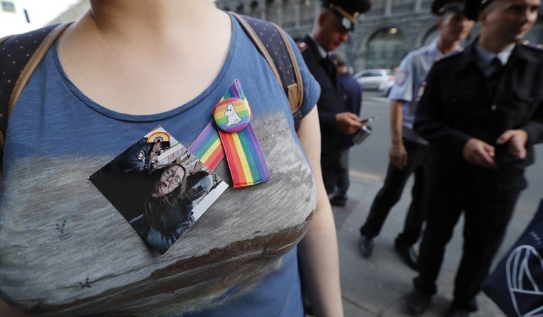 Moskva zabranjuje bilo kakvo homoseksualno ponašanje u javnosti