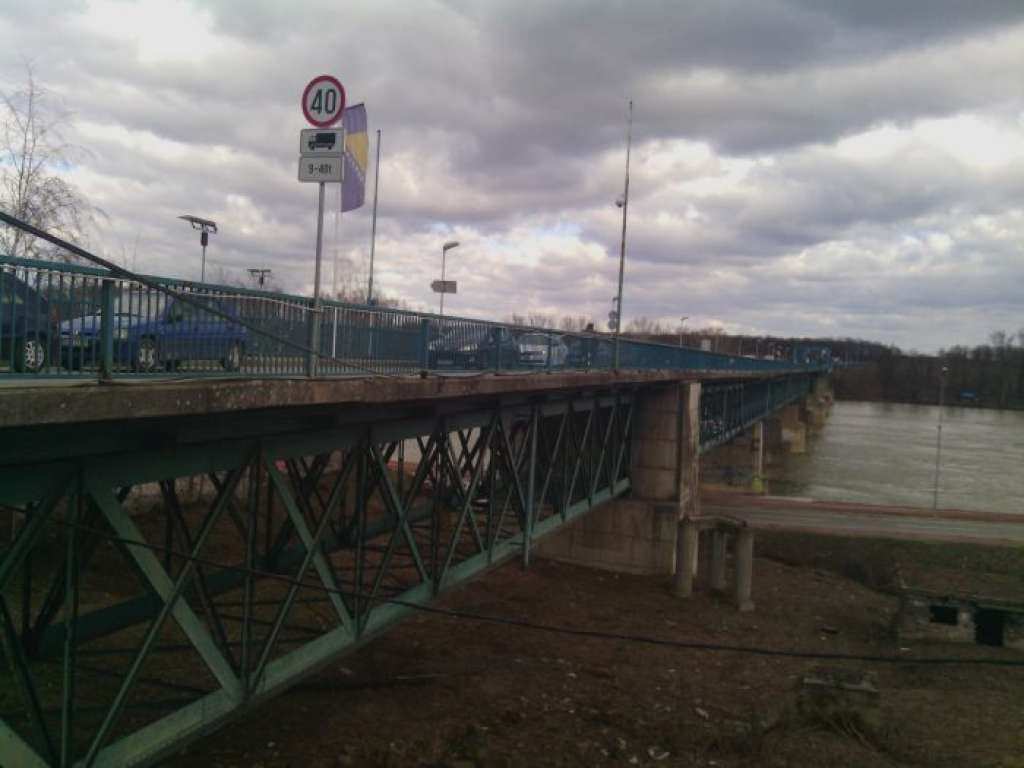 Most Brčko-Gunja i dalje zatvoren za saobraćaj motornih vozila