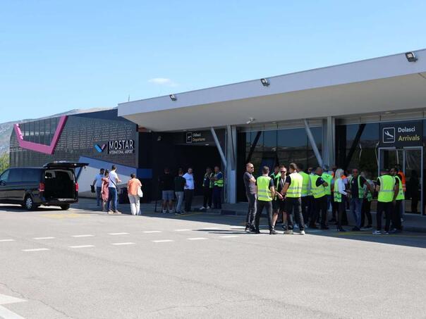 Mostar dočekao prvi charter let iz Bugarske: 180 putnika stiglo u Hercegovinu