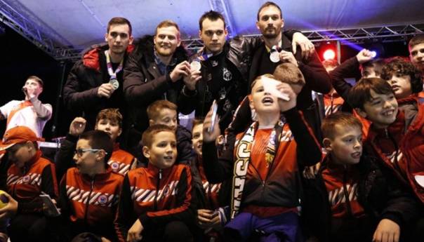 Mostar dočekao srebrne hrvatske rukometaše