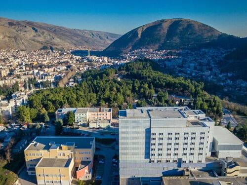 Mostar: Nepoznati muškarac mamio bombonama dječaka u automobil