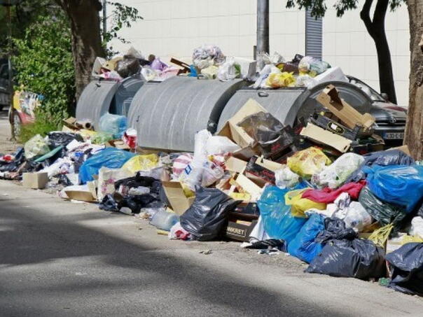 Mostar: Odvoz otpada kasni zbog kvara na specijaliziranim vozilima