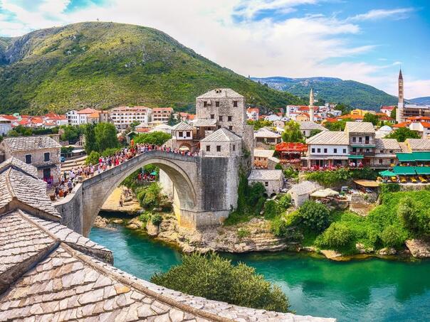 Mostar potrošio sve obrasce uvjerenja o državljanstvu, očekuje se nestašica rodnih listova