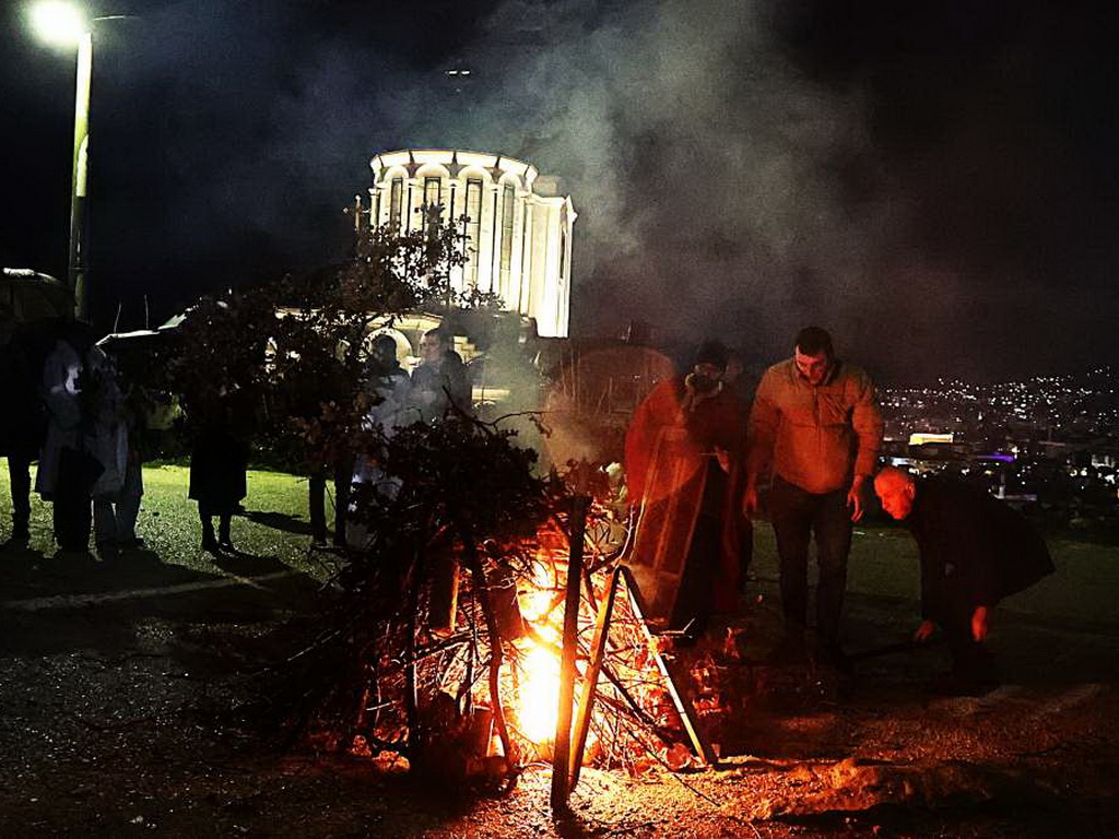 Mostar: Pravoslavni vjernici obilježili Badnju večer