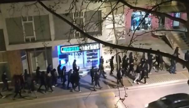 Mostar: Stotinjak huligana defilovalo gradom