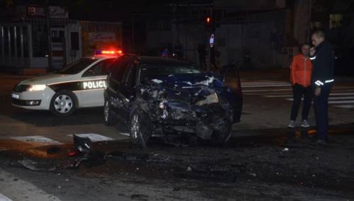 Mostar: U sudaru dva Golfa povrijeđene dvije osobe