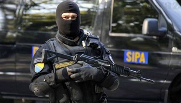 Mostar: Uhapšene dvije osobe osumnjičene za krijumčarenje ljudi