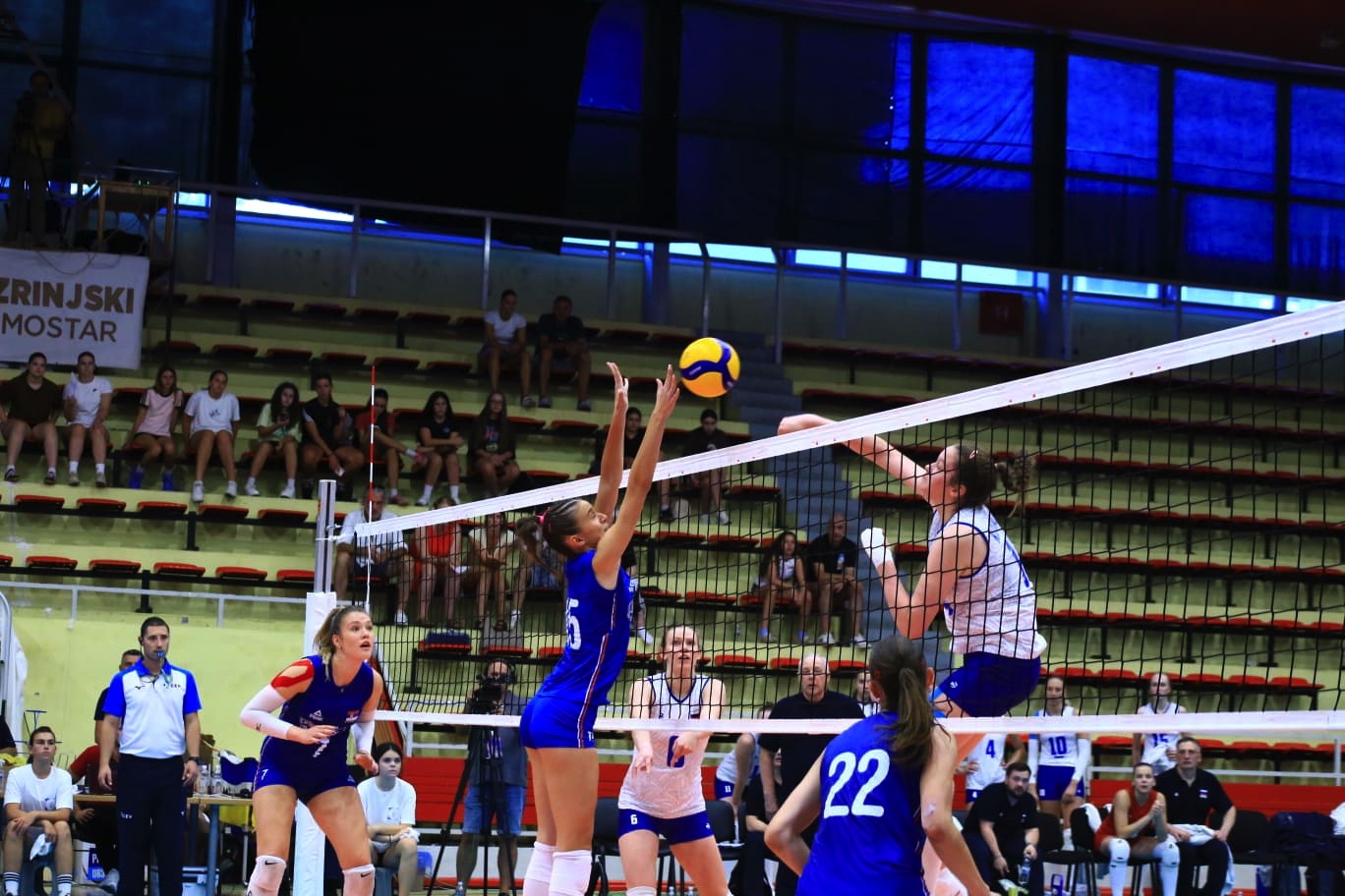 Mostar živi odbojku: Završен prvi dan Balkanskog prvenstva U20