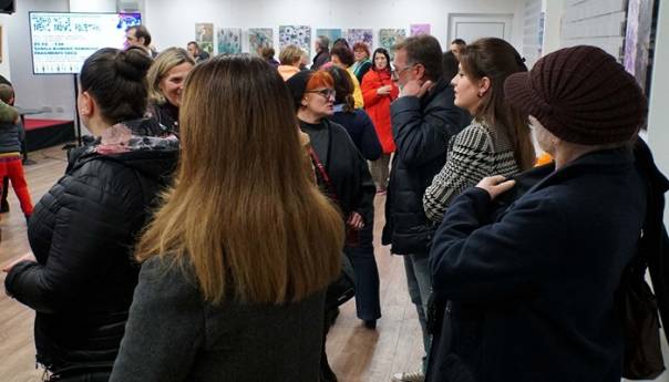 Mostarcima predstavljena izložba 'Fragmenti srca' Sanele Kamerić Demirović