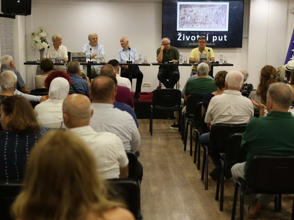 Mostarcima predstavljena knjiga Alije Vidimlića "Životni put jednog pitomca"
