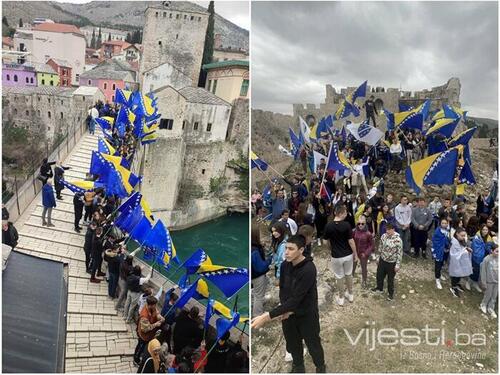 Foto: Mostarski đaci na simbolima historije obilježili Dan nezavisnosti BiH