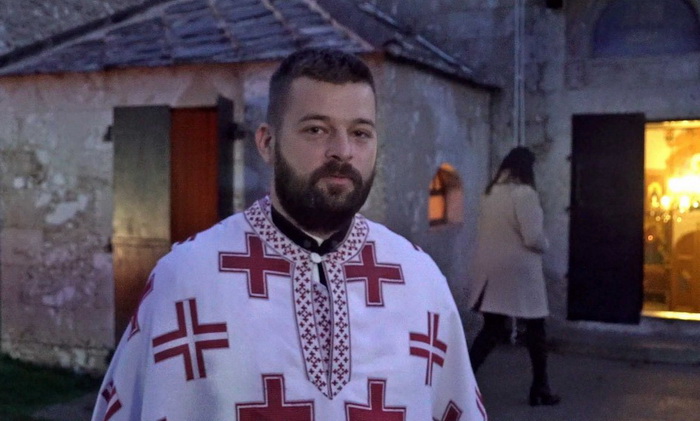 Mostarski pravoslavci na božićnoj liturgiji u hramu Rođenja Bogorodice