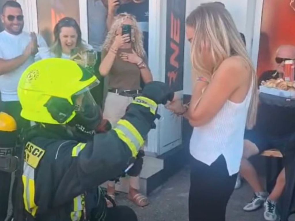 Mostarski vatrogasac na poseban način zaprosio djevojku