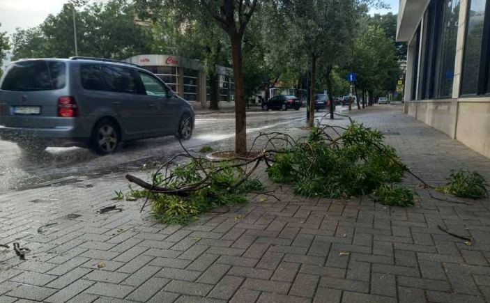 Mostarski vatrogasci imali veći broj intervencija radi olujnog nevremena