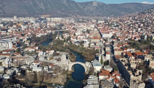 Motociklista preminuo od zadobijenih povreda u nesreći u Mostaru