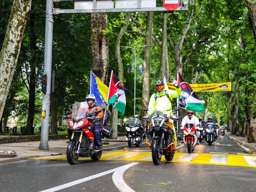 Motociklisti iz Bihaća krenuli put Potočara: Povezujemo kapije BiH, Srebreničani nisu sami!