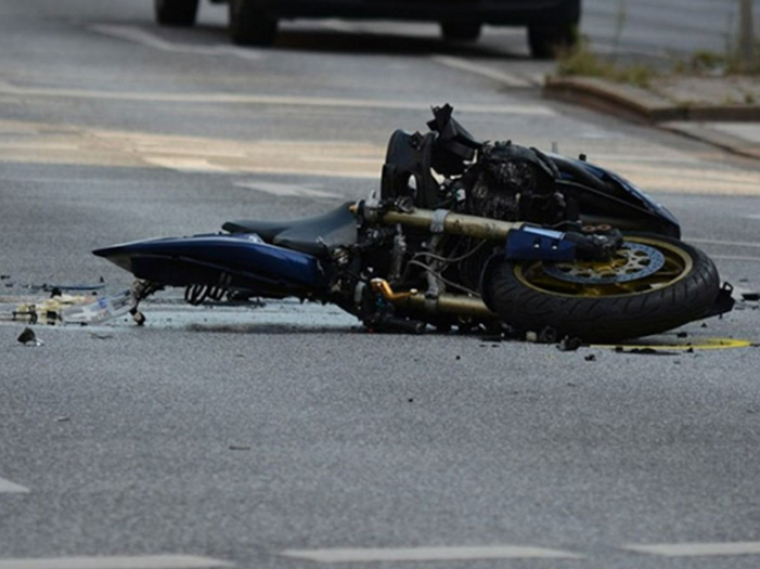 Motorista i njegov sin, porijeklom iz BiH, teško povrijeđeni u udesu