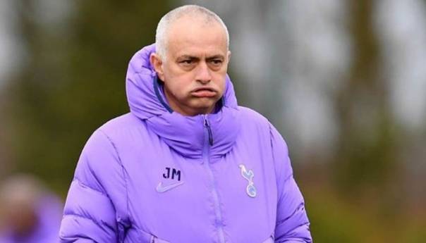 Mourinho: Igrači ne shvataju šta je Premier liga, trenerima je potrebna pomoć