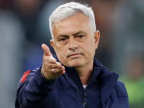 Mourinho javno popljuvao tim koji je trenirao: Trofejna soba im je prazna