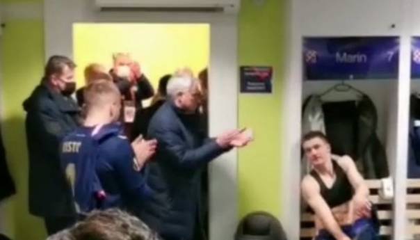 Mourinho u svlačionici Dinama aplaudirao igračima