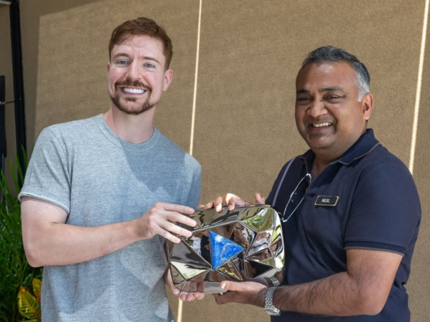 MrBeast prvi YouTuber s 400 miliona pretplatnika, dobio unikatni plavi Play Button