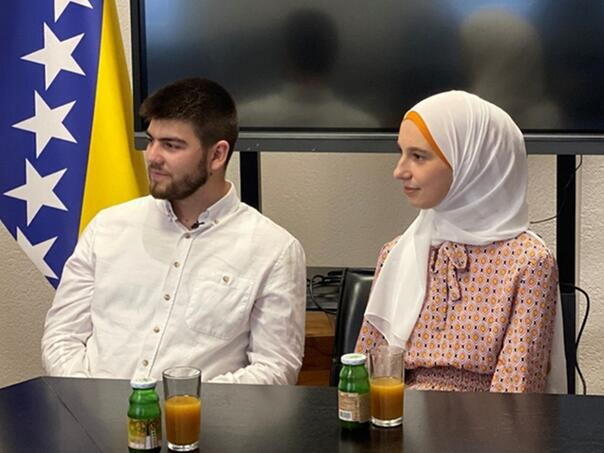 MUBINA I HAMDO - BUDUĆNOST TEŠNJA