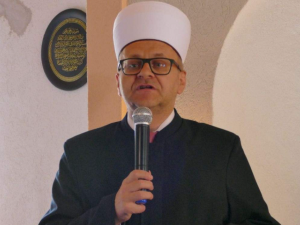 Muftija Dedović: Nije sedžda za asfalta, tržnog centra, travnjaka i pumpi