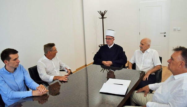 Muftija Fazlović boravio u Gradačcu: Iskazati solidarnost s porodicama žrtava