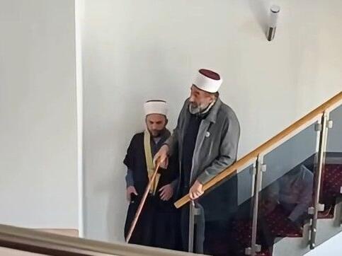 Muftija Jusufspahić prekinuo hutbu u džamiji u Zemunu: Objavljeni snimci incidenta