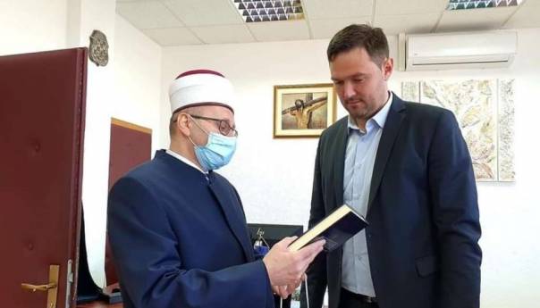 Muftija mostarski u Tomislavgradu i Franjevačkom samostanu