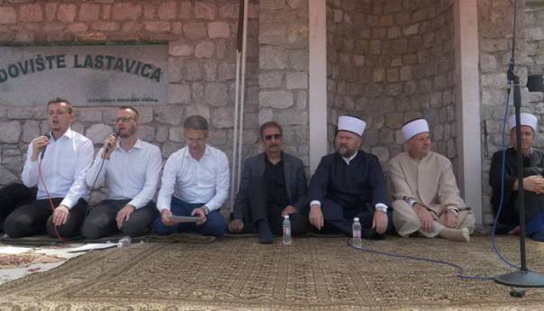 Muftija zenički na dovištu Lastavica: Islamska zajednica je naše globalno sabiralište