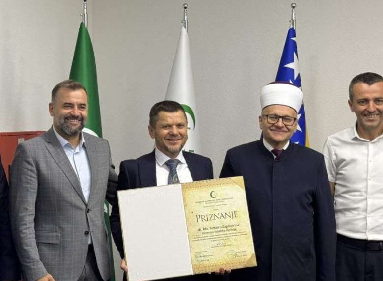 Muftijstvo mostarsko uručilo priznanje Senaidu Zajimoviću za doprinos izgradnji i obnovi vakufa