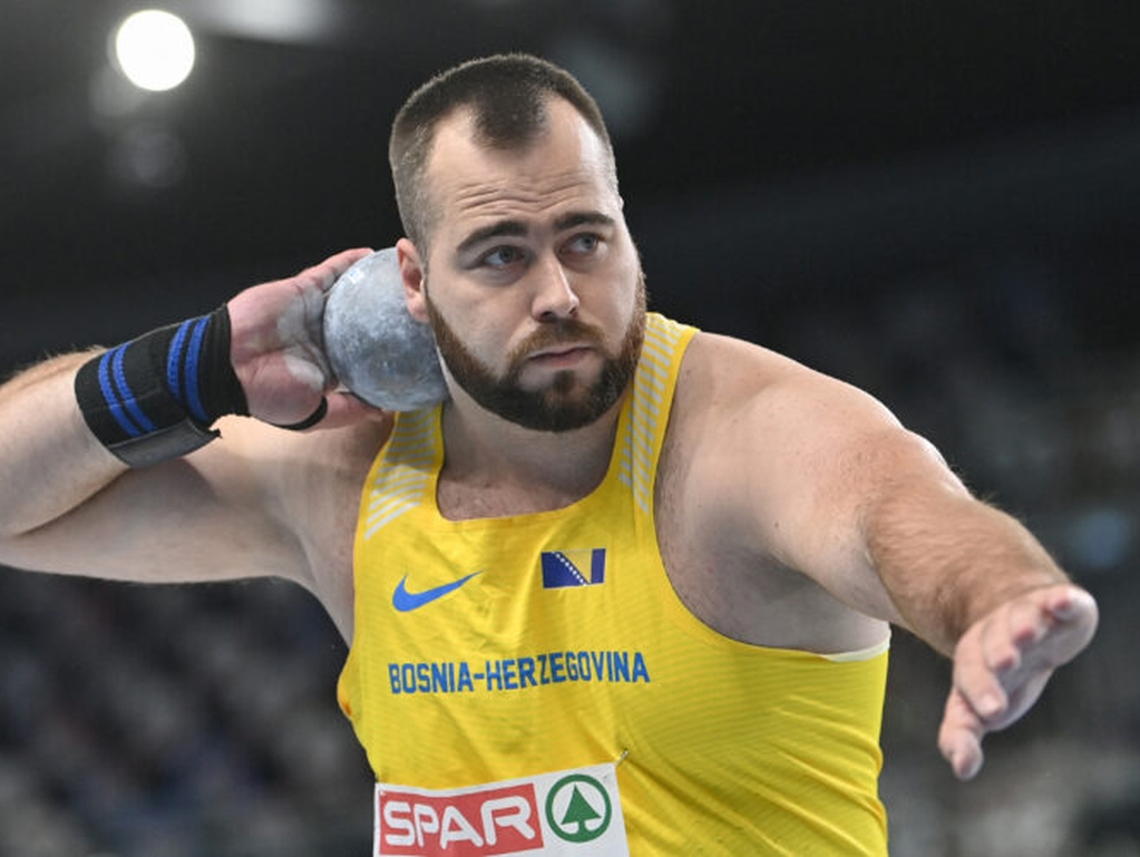 Mujezinović i Pezer na borilištima prvog dana Evropskog prvenstva