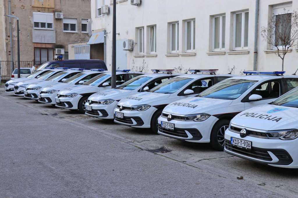 MUP HNK: Uručeni ključevi novih policijskih vozila