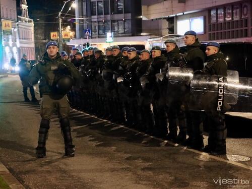 MUP KS o protestima: Ne nasjedajte na provokacije