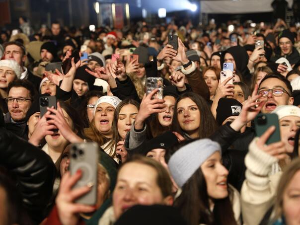 MUP KS objavio: Evo koliko je ljudi prisustvovalo spektaklu kod Vječne vatre