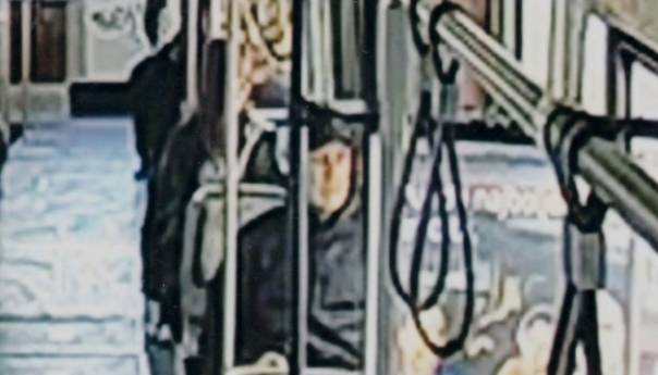 MUP KS: Ovo je čovjek koji je u tramvaju ostavio ručnu bombu